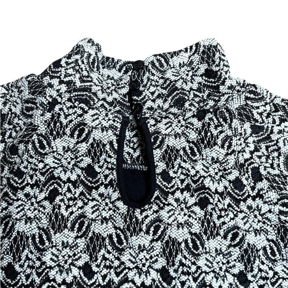 SUNDANCE Women's Black and White Patterned Blouse Size Small - Picture 9 of 9